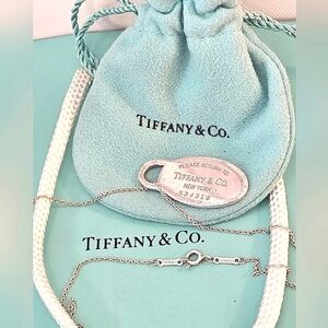 ✨️Tiffany & Co. Please Return To Tiffany 925 Oval Tag STER Pendant Necklace💖